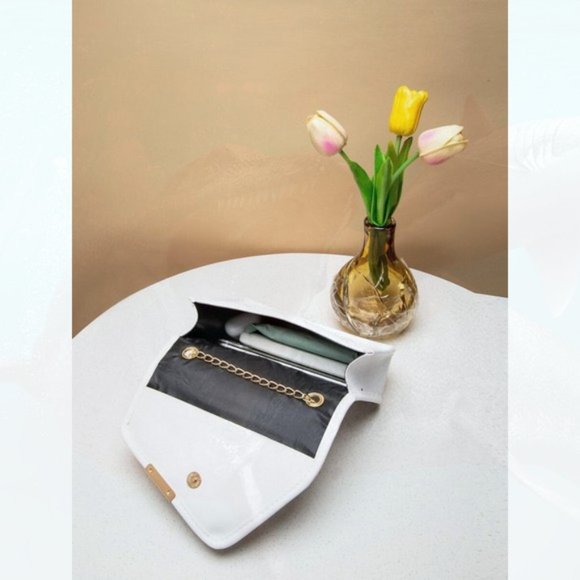 New Quilted Flap Chain Square Bag White 81 - Picture 4 of 4